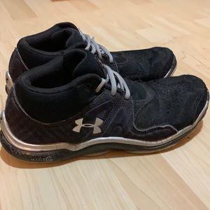 Under Armour Black Gym Shoes - SIZE 8